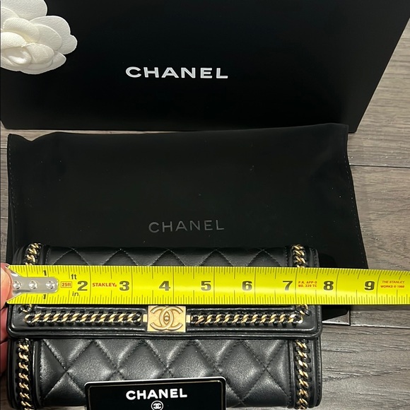 RARE!! Chanel Black and Gold Quilted distressed chain flap wallet - Picture 16 of 16